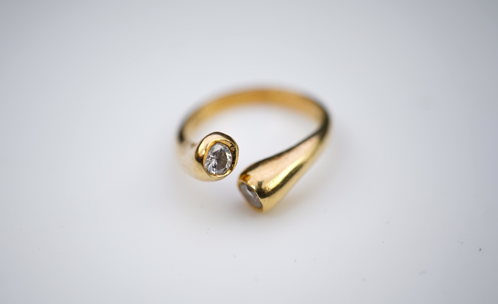 A diamond torque ring